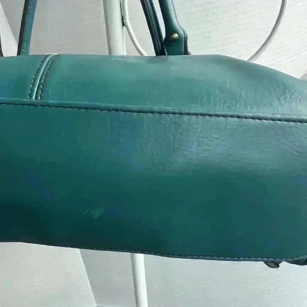 Worthington Shoulder Bag with matching coin purse - Picture 13 of 14